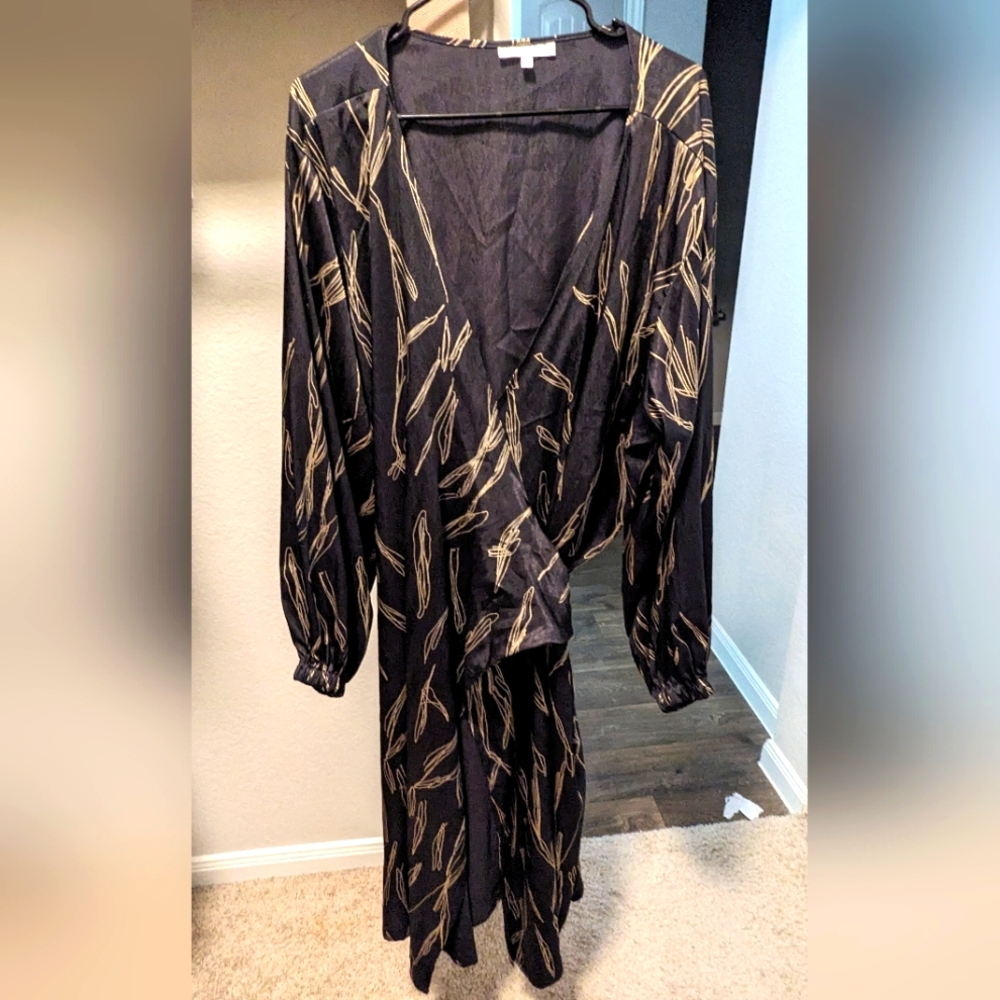 Pre-Owned Diarrablu Black Size 2X Wrap Maxi Long Sleeve DressSizing: XXL.